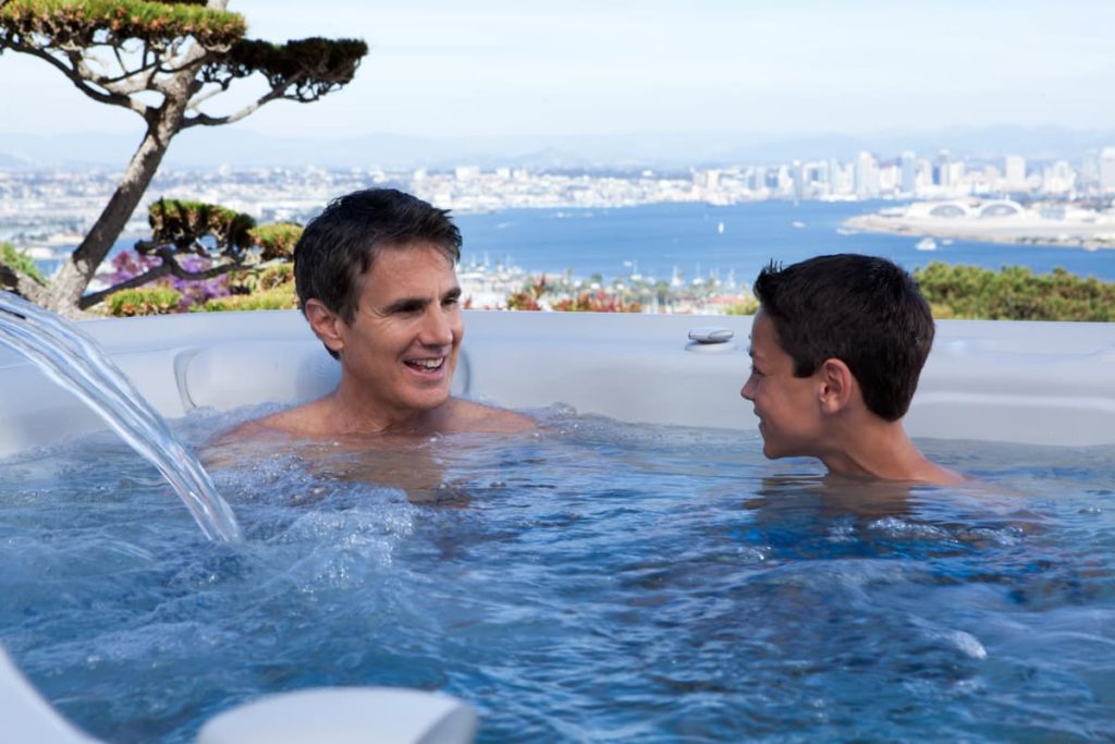 Hot Spring-Highlife-2014-Grandee-NXT-Ice Gray-Monteray Gray-Lifestyle - Father-Son01