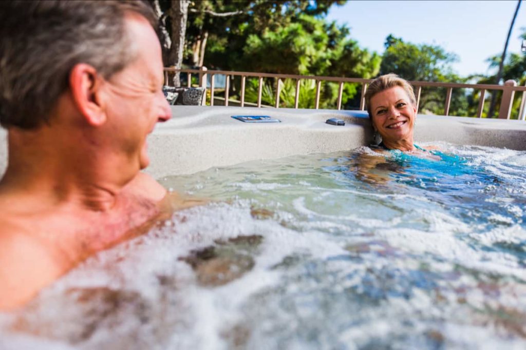 Freeflow-Tristar-2013-Taupe-Lifestyle-CoupleSmiling-01