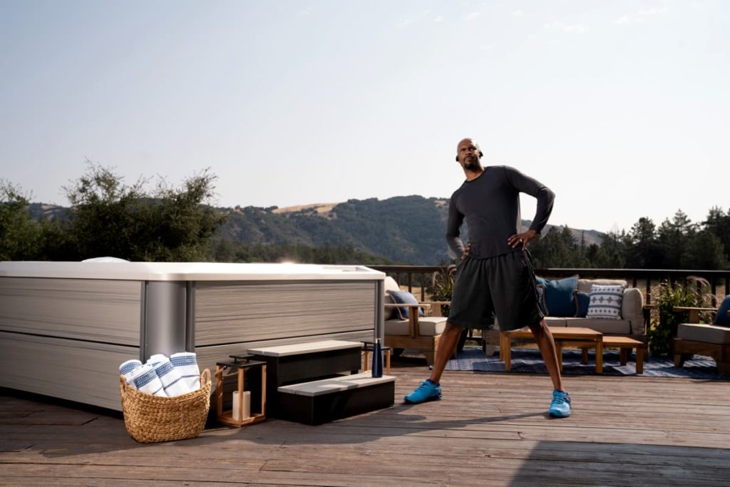 HotSpring_HotSpot_2020_Rhythm_Pearl_Almond_Lifestyle_ManWorkout_19